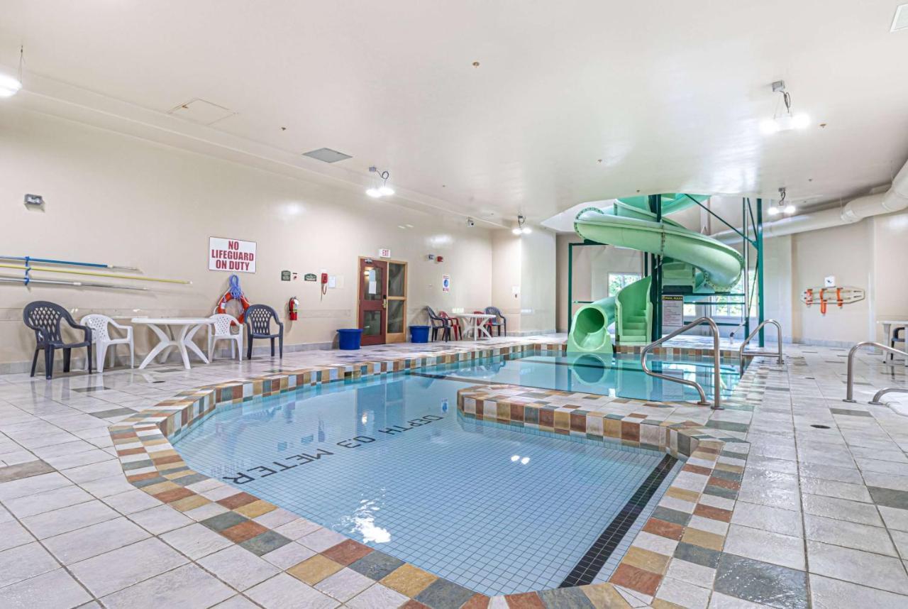 Hotel Super 8 By Wyndham St Johns St. John's Esterno foto