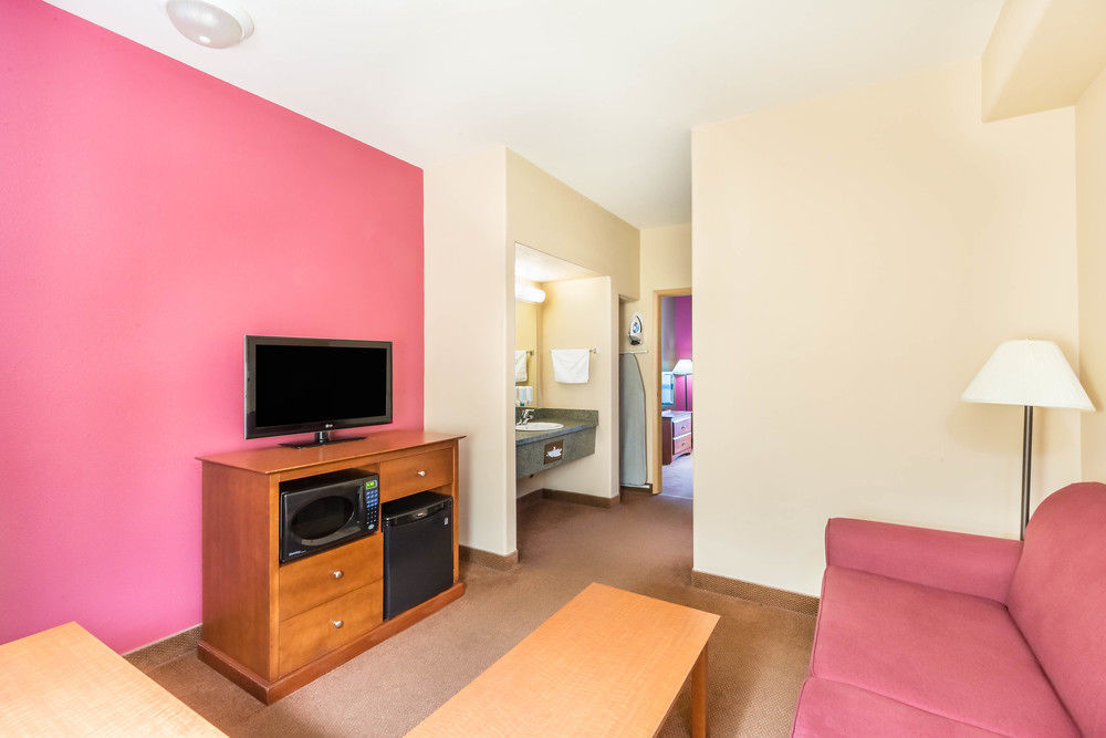 Hotel Super 8 By Wyndham St Johns St. John's Esterno foto