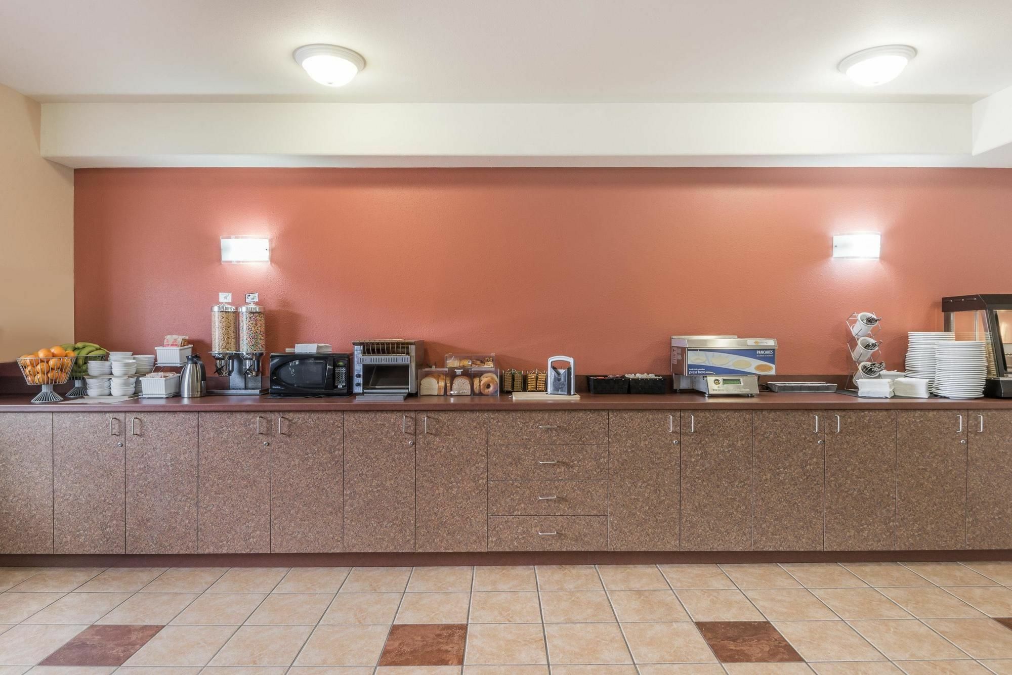 Hotel Super 8 By Wyndham St Johns St. John's Esterno foto